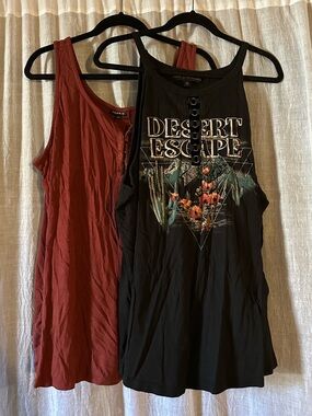 torrid Black Graphic & Rust Red Scoop Tank Set